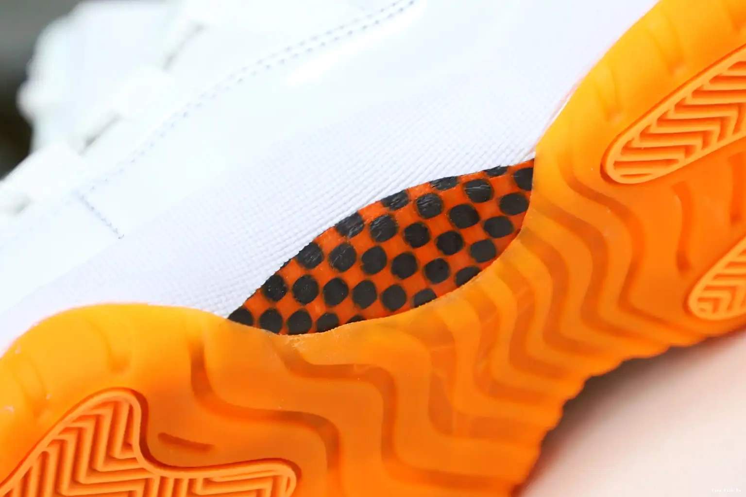 WMNS CITRUS' LOW 11 RETRO 'BRIGHT AIR Kimikick JORDAN 0712